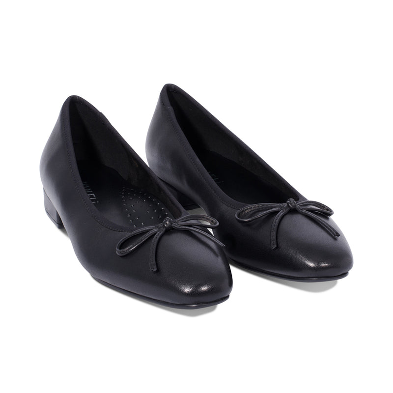 Theo Black Nappa F25